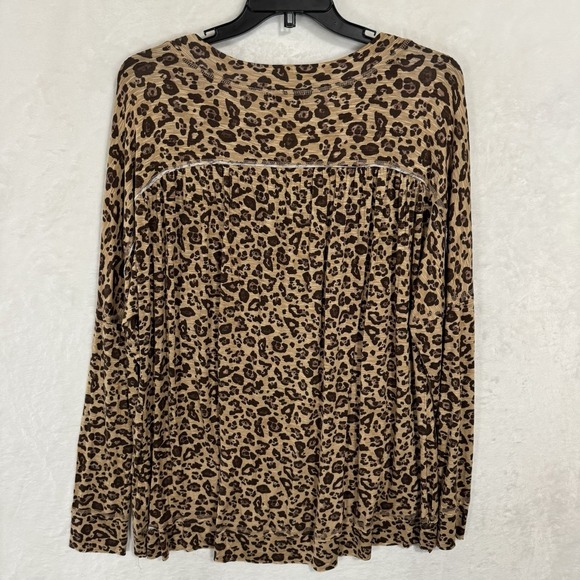 NEW Wonderly Curvy Leopard Print Long Sleeve Knit Top Size 2X Lightweight Layer - Picture 2 of 13